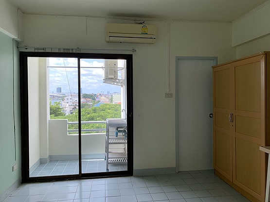 Condo · Wang Thonglang, bangkok — photo 4