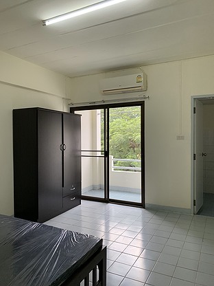Condo · Wang Thonglang, bangkok — photo 1