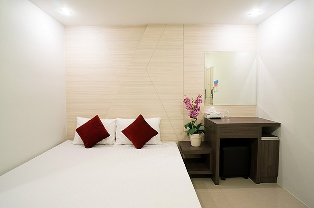 Condo · Wang Thonglang, bangkok — photo 2