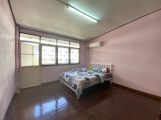 Condo · Phra Khanong, bangkok — photo 2