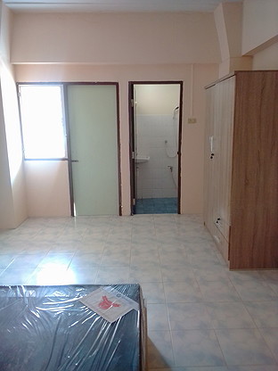 Condo · Wang Thonglang, bangkok — photo 1