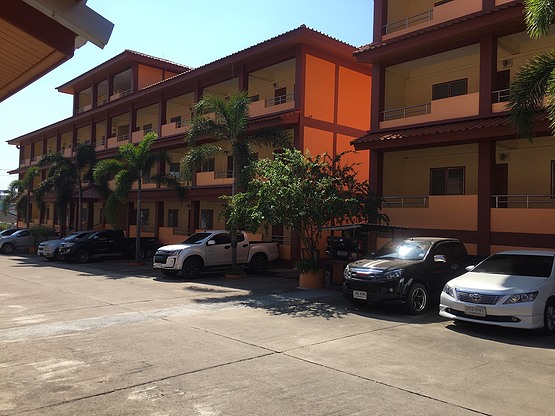 Condo — photo 1