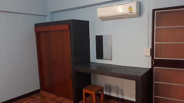 Condo — photo 1