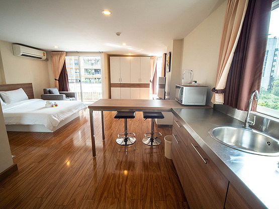 Condo · Khlong Toei, bangkok — photo 2