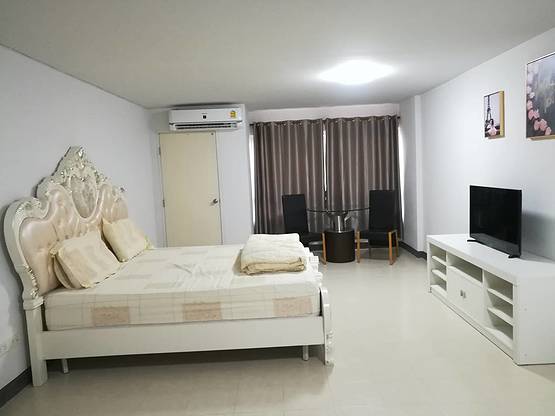 Condo — photo 2