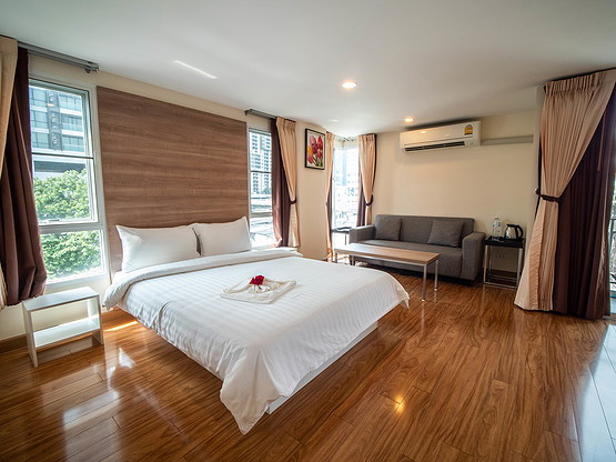 Condo · Khlong Toei, bangkok — photo 1