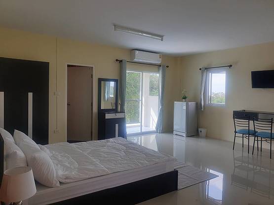 Condo — photo 3