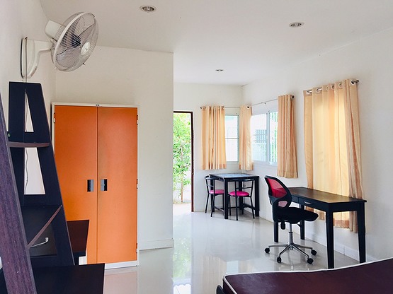 Condo — photo 1