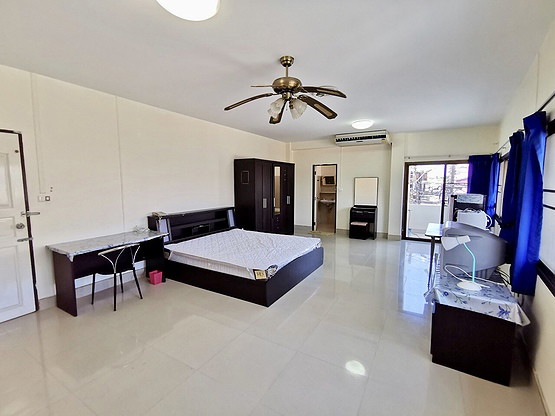 Condo — photo 2