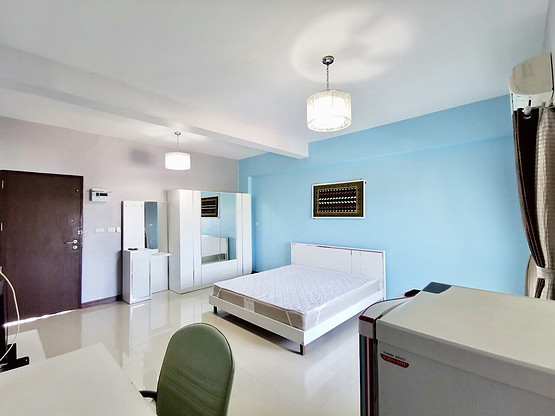 Condo — photo 2