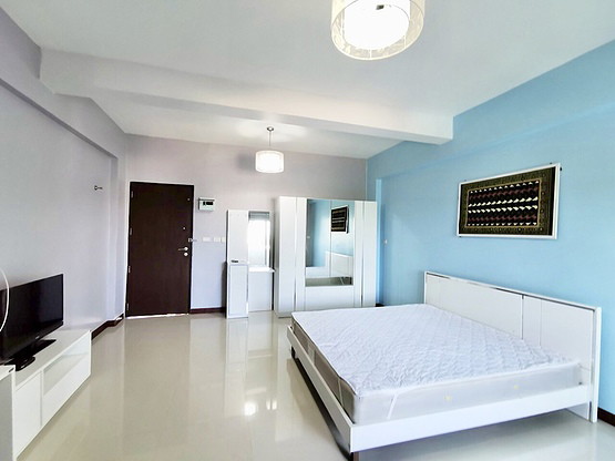 Condo — photo 3