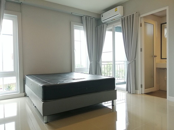 Condo — photo 2