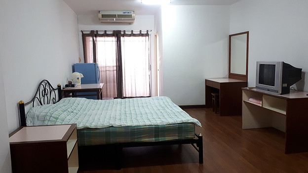 Condo · Wang Thonglang, bangkok — photo 2