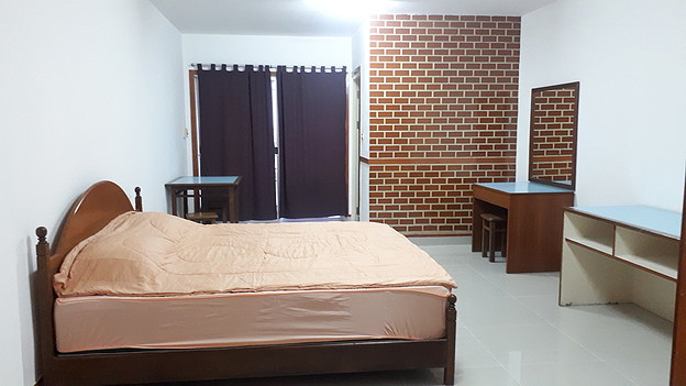 Condo · Wang Thonglang, bangkok — photo 1