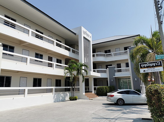 Condo — photo 1