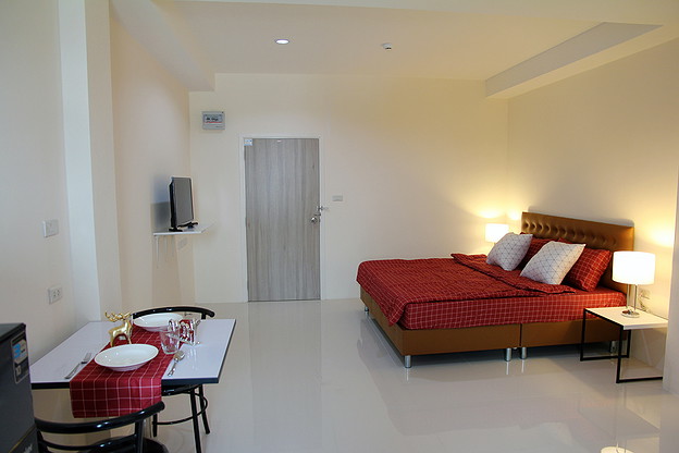 Condo · Wang Thonglang, bangkok — photo 1