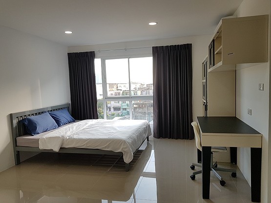 Condo · Bangkok Yai, bangkok — photo 2