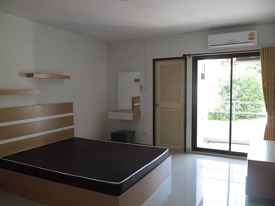 Condo · Phra Khanong, bangkok — photo 2