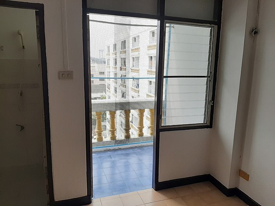 Condo · Wang Thonglang, bangkok — photo 5