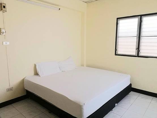 Condo · Mueang Samut Prakan — photo 1