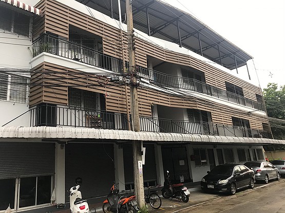 Condo · Wang Thonglang, bangkok — photo 1