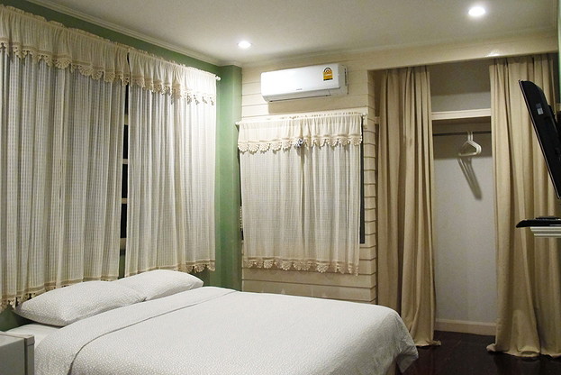 Condo — photo 1