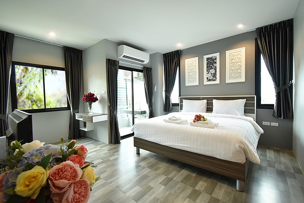 Condo — photo 2