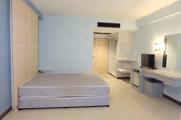 Condo — photo 3