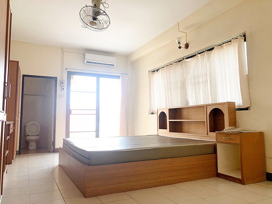 Condo — photo 2