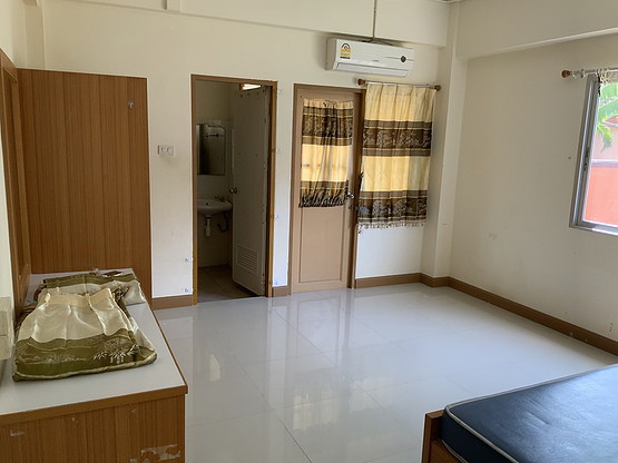 Condo · Mueang Chon Buri, chon_buri — photo 4