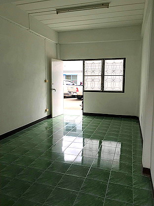 Pictures of Phetchareon House 2/3