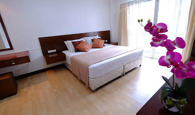 Condo · Pathum Wan, bangkok — photo 1
