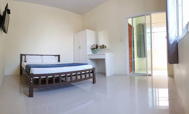 Condo — photo 2