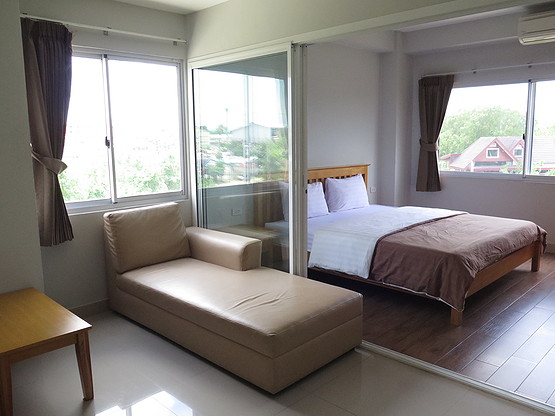 Condo — photo 1
