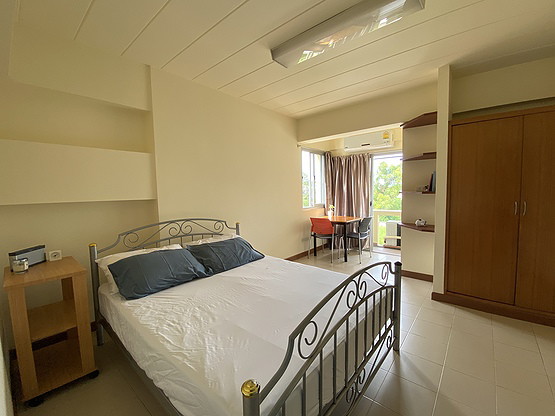 Condo — photo 2