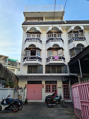 Condo · Khlong San, bangkok — photo 1