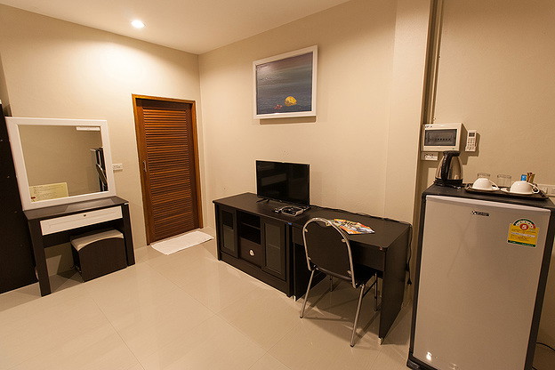Condo — photo 2