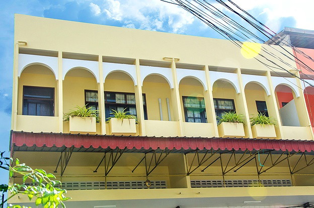 Condo — photo 2