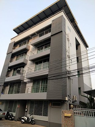 Condo · Huai Khwang, bangkok — photo 1