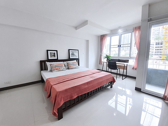 Condo · Huai Khwang, bangkok — photo 2