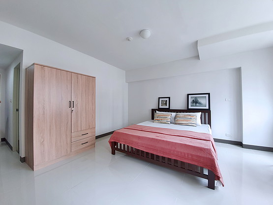 Condo · Huai Khwang, bangkok — photo 4