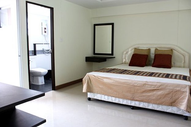 Condo · Huai Khwang, bangkok — photo 2
