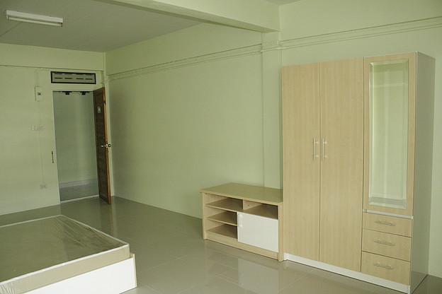 Condo · Thon Buri, bangkok — photo 2