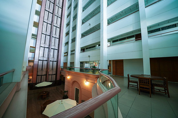 Condo · Huai Khwang, bangkok — photo 1