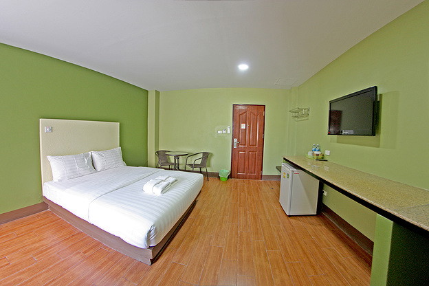 Condo — photo 1