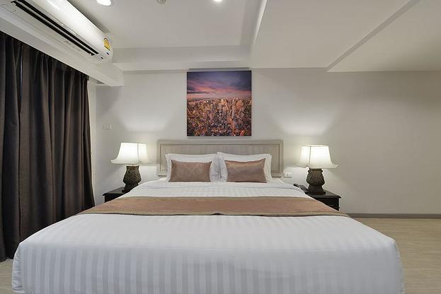 Condo · Khlong Toei, bangkok — photo 2