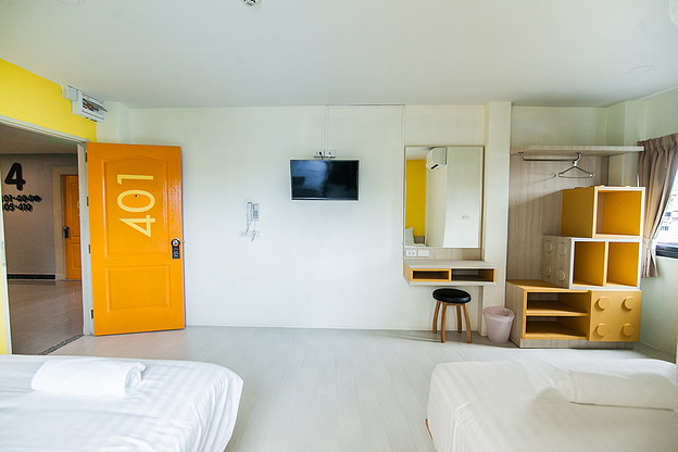 Condo · Pom Prap Sattru Phai, bangkok — photo 5