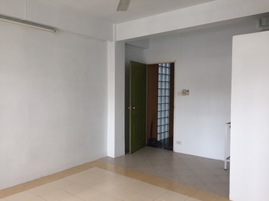 Condo · Huai Khwang, bangkok — photo 5