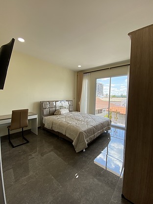 Condo — photo 3
