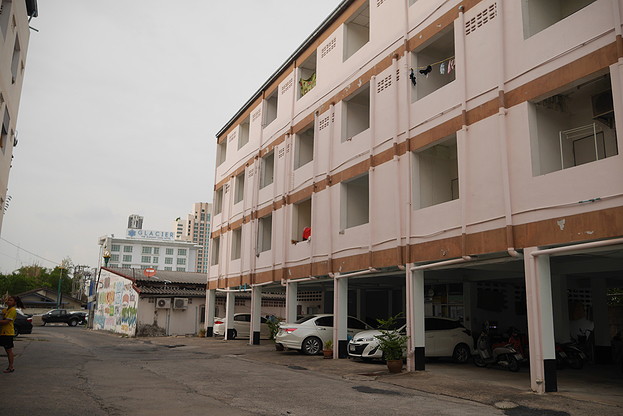 Condo — photo 1